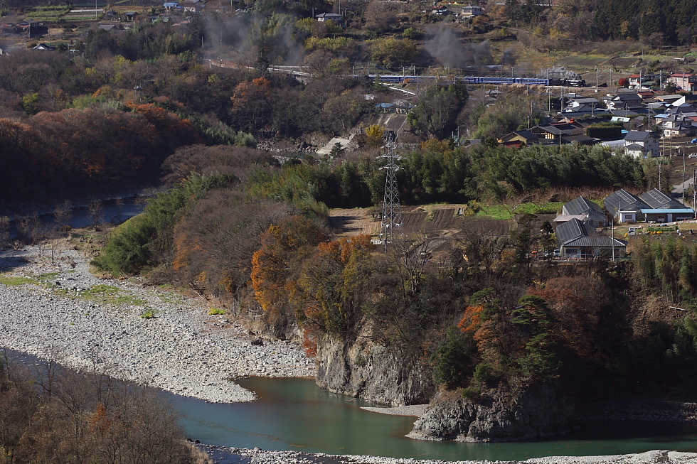 川は左に右に - 2011年晩秋・上越線 -_b0190710_2322544.jpg