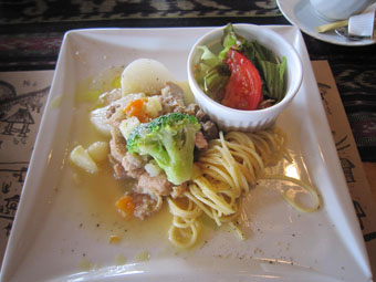 けんむんランチ_e0041337_18977.jpg