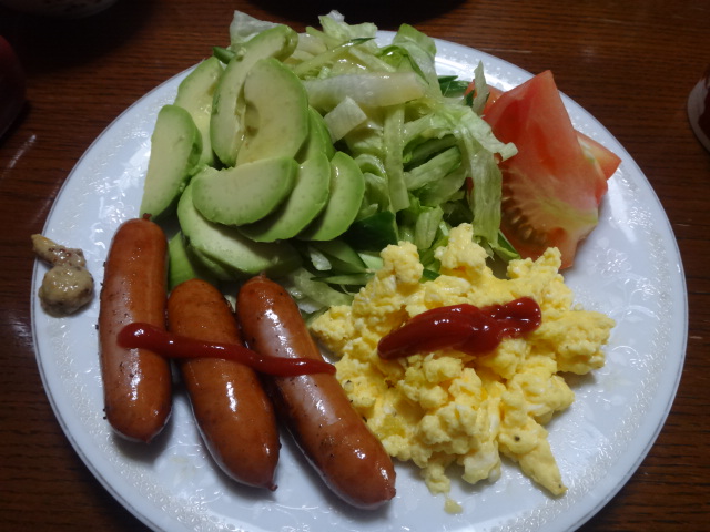 松茸ご飯、松茸のお吸い物、牛肉と松茸のバター炒め、蕪の浅漬け、冷凍焼売です。_c0225997_17534065.jpg