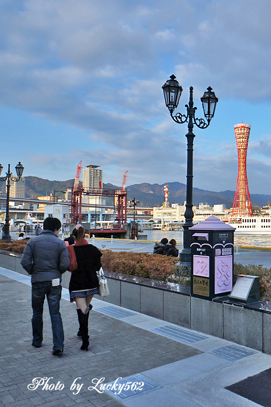 神戸ハーバーランド(3) 白い跳ね橋のある風景_e0002371_8561943.jpg