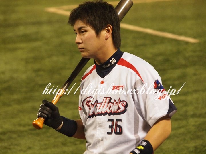 契約更改 川端慎吾選手は倍増の3600万円 Out Of Focus Baseballﾌｫﾄﾌﾞﾛｸﾞ 19年終了