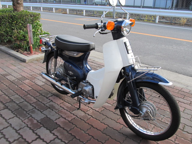 ホンダスーパーカブ70。カモメ、クジラ、セル付き