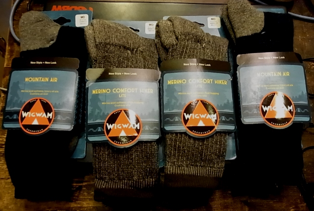 ブログ出し忘れ！ＷＩＧＷＡＭ　ＳＯＣＫＳ　２種_c0144020_1345398.jpg