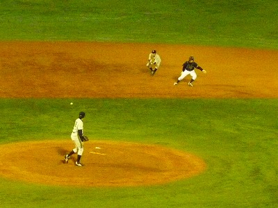 創価大対九州共立大 11月25日 第42回明治神宮野球大会_b0166128_1111408.jpg