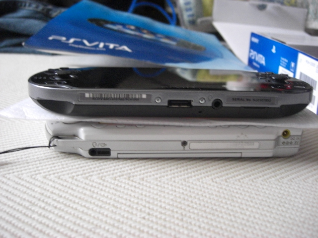 Play Station Vita (σ・∀・)σｹﾞｯﾂ!!_d0005632_1719546.jpg