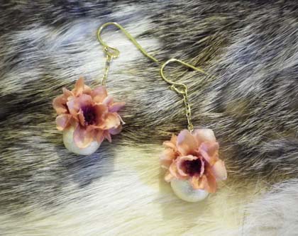 お花ピアス/イヤリング(doux pavane) たくさん入荷しました_a0232169_1713263.jpg
