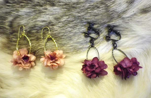 お花とだ円パーツのピアス/イヤリング (doux pavane)_a0232169_1744563.jpg