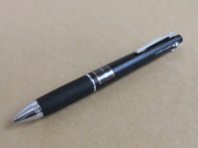 あったらいいなこんなペン・ノック式消しゴム付太軸多機能ペン。_f0220714_16372710.jpg