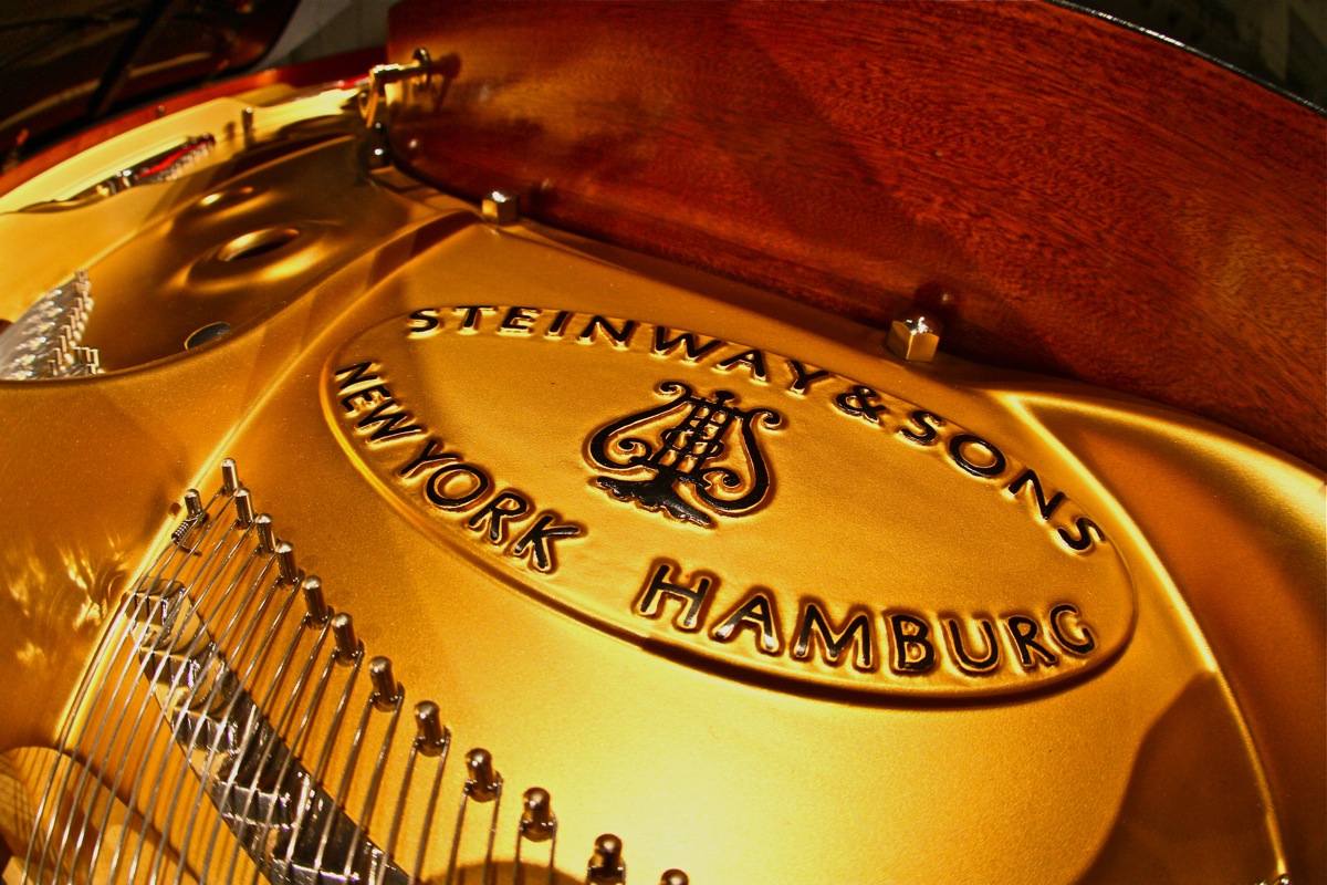 STEINWAY & SONS_b0136231_2141237.jpg