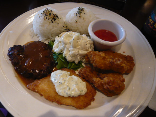2日めの昼はアロハテーブルへ_c0100865_11122397.jpg