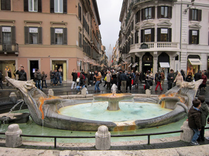 噴水の歴史もゆかし ローマ 小舟の噴水 イタリア写真草子