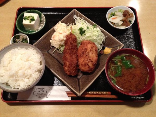 路地にひっそりとんかつ屋 入ってみなきゃわからない 北千住 とんかつ もりき 腹一杯食べるであります ゲロロ小隊マルル一等兵