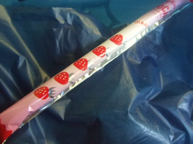 ジャイアントポッキーつぶつぶいちご_f0076001_2350439.jpg