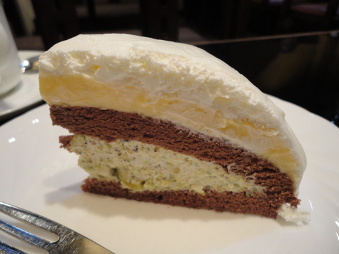 大好きな福岡へ その2 「コービンでほっこりケーキ」&2PM ARENA TOUR マリンメッセ_f0054260_17285280.jpg