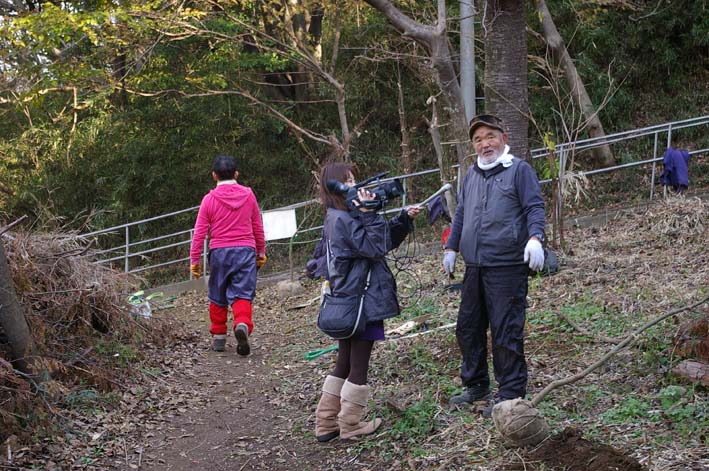 六国見山にイロハモミジとエゴノキの苗木を植樹：12・21_c0014967_5543674.jpg