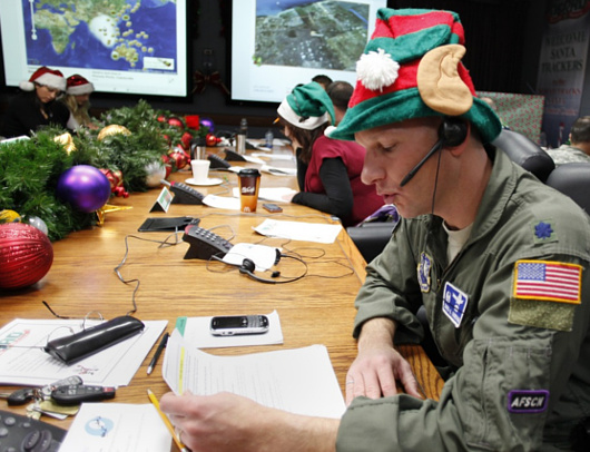 今年もNORADがクリスマス・イブのサンタさんの旅路をライブ中継準備へ_b0007805_19393358.jpg