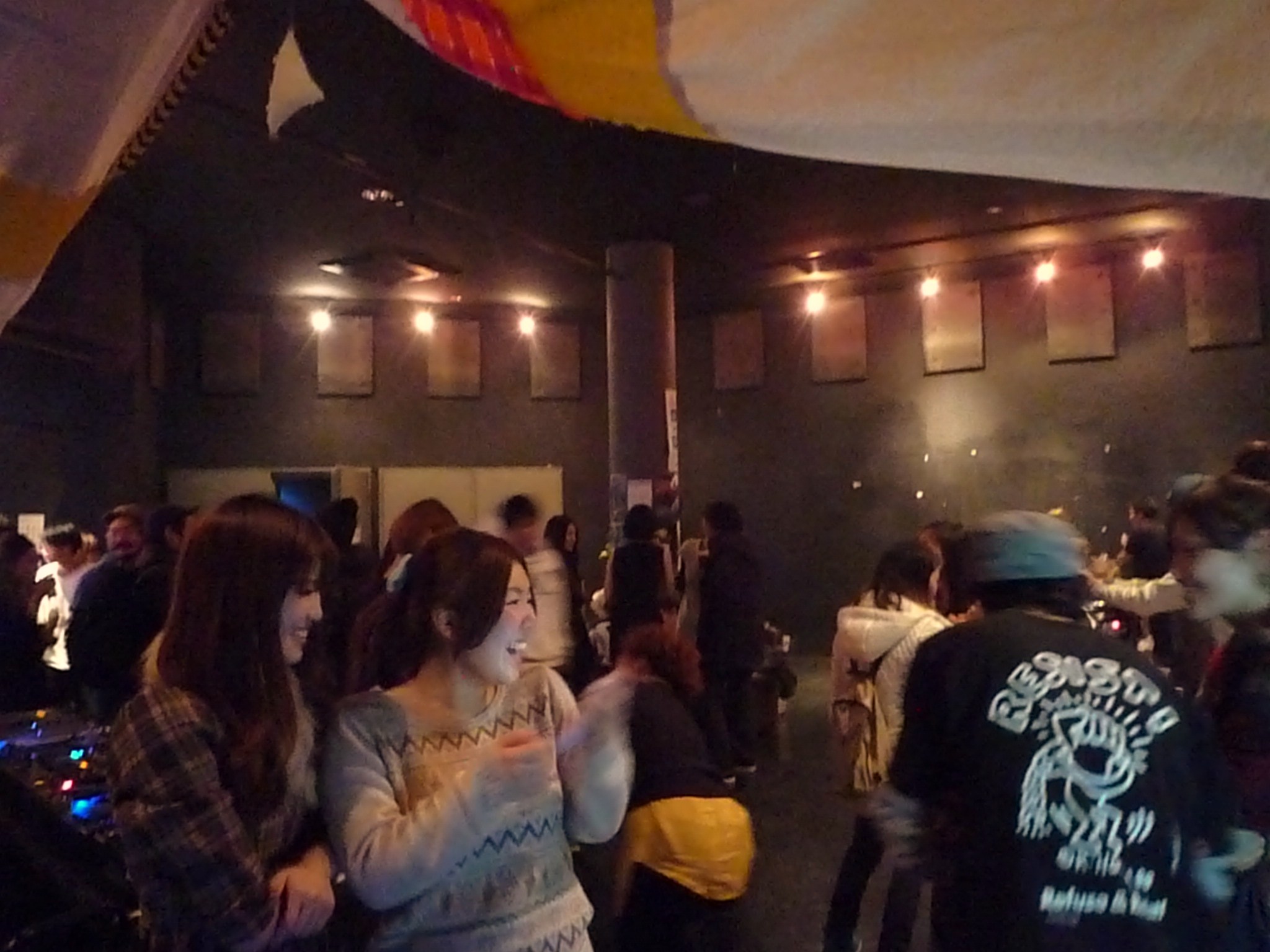 ビジービジービジービジー_f0180307_16483218.jpg