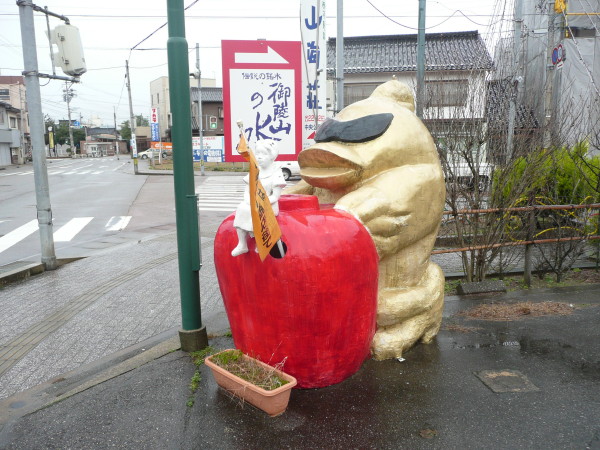 石川県羽咋市の本念寺　on　2011-12-20（月）_b0118987_12115580.jpg