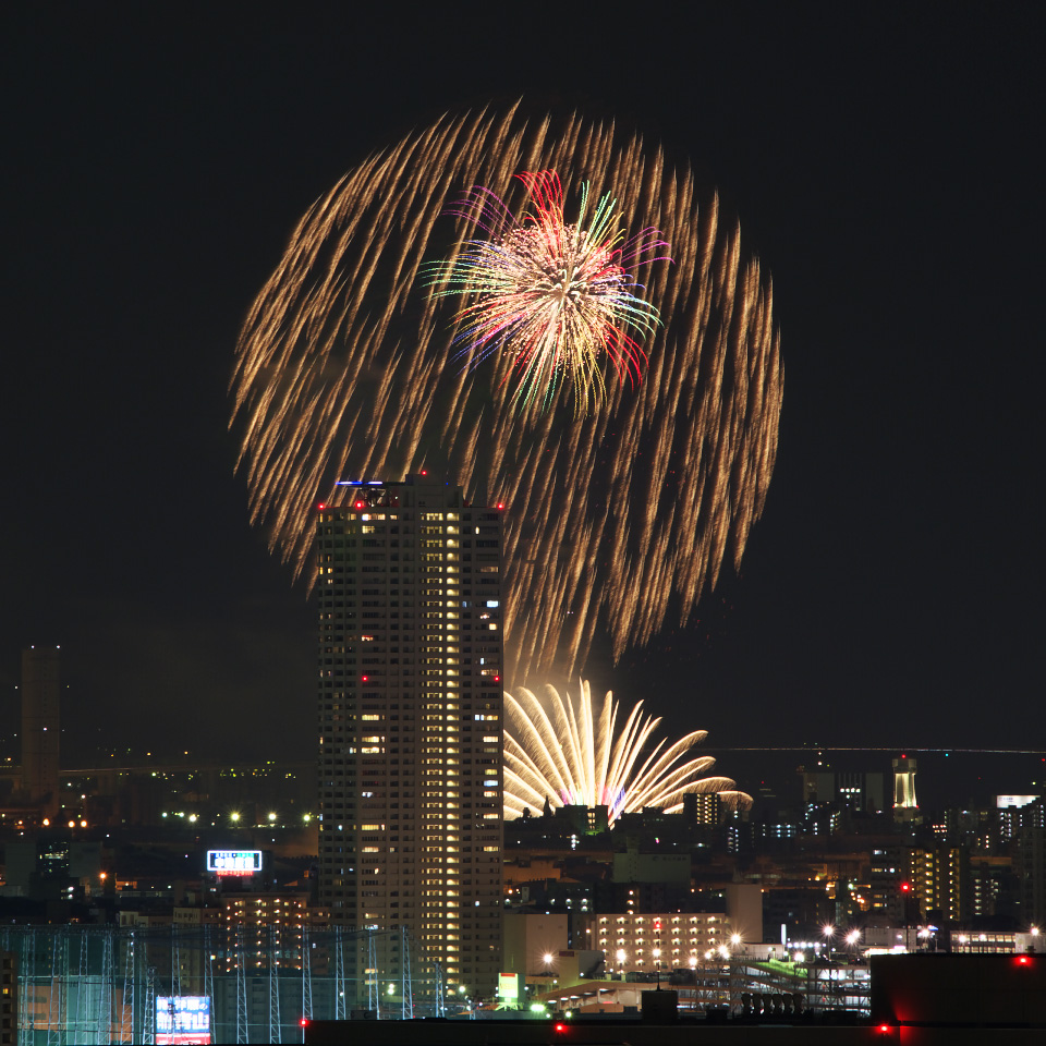 名古屋港のクリスマスイブ花火_a0177616_2214508.jpg