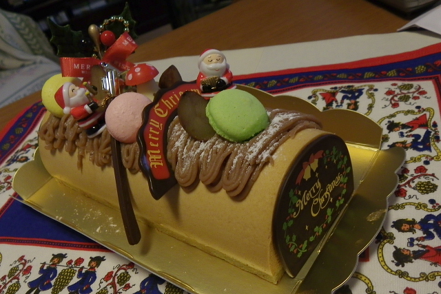 クリスマス特集＝ケーキ・東方三博士・サンタ・トナカイ・ドレス・金の馬車_a0037019_551610.jpg