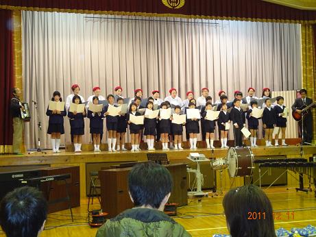 英語劇・歌や合奏・小川小学習発表会_d0067909_155367.jpg