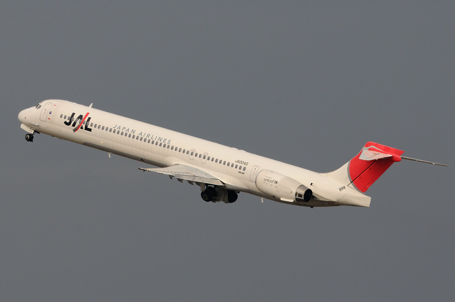 McDonnell Douglas MD-90 / JA004D -離陸- : SKY LOUNGE GARDEN