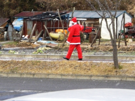 クリスマスに来る人は…_b0206037_9245393.jpg