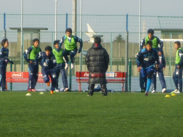 対 富山県立富山南高等学校サッカー部  @横浜FC・LEOCトレーニングセンター(横浜市)_e0156090_2337433.jpg