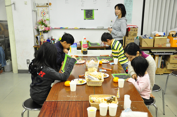 土日月お楽しみ会の様子を一挙紹介_b0212226_1405471.jpg