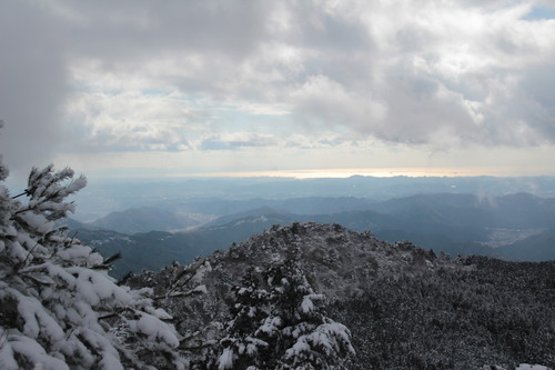 歩き納めは雪の笠形山_e0024081_2105574.jpg