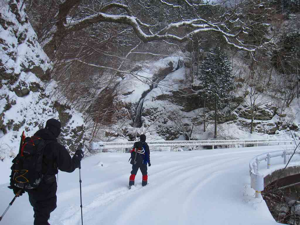 笹ヶ峰　南尾根　新雪ラッセル　_b0124306_20374181.jpg