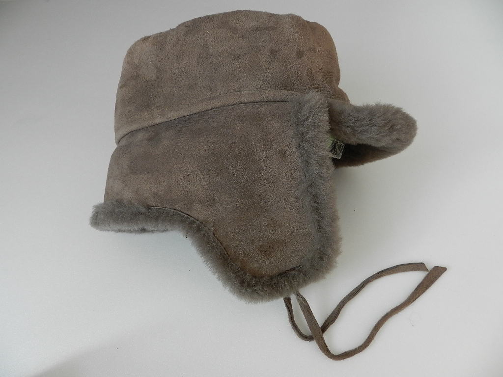 sheep skin & fur cap _f0226051_1338639.jpg
