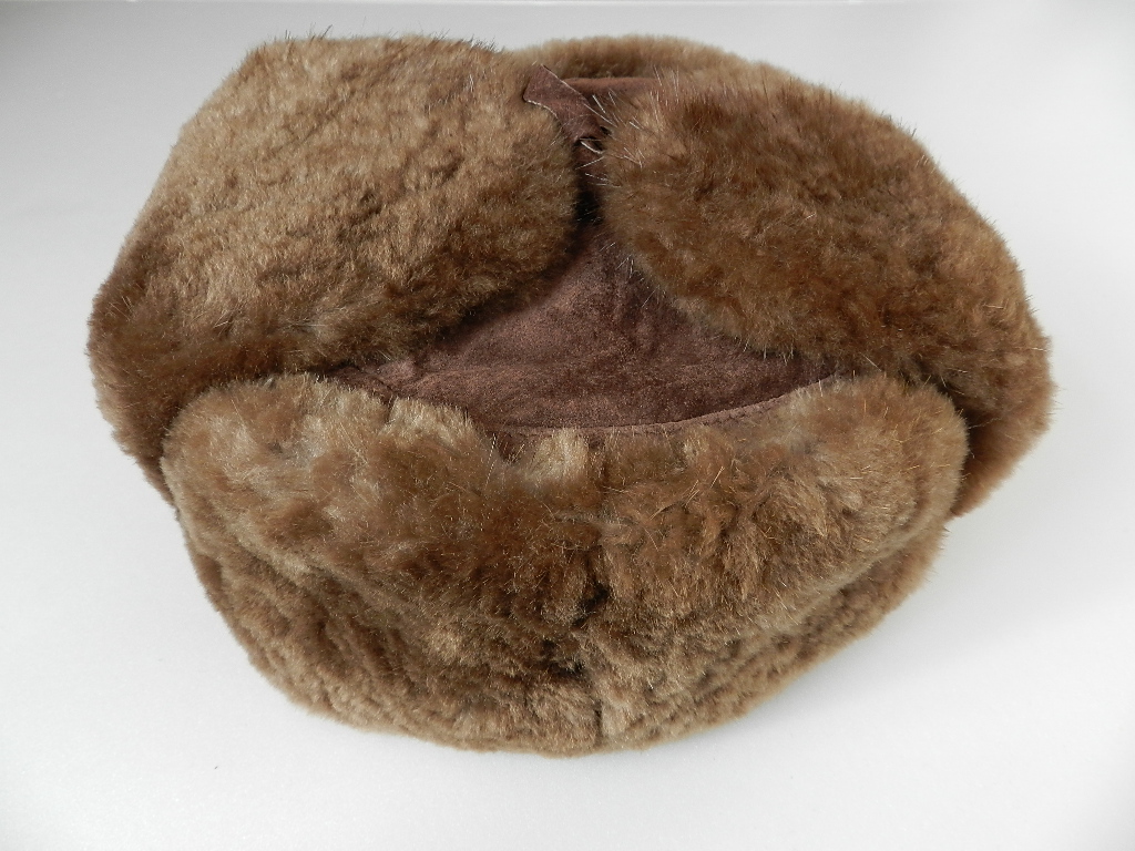 sheep skin & fur cap _f0226051_1340663.jpg
