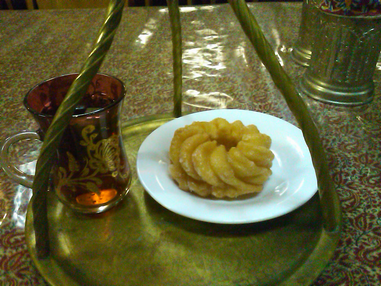 高円寺でイラン人とペルシャ料理を食しながらインコと戯れた_d0049409_2205629.jpg
