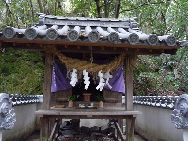 神功皇后ご懐妊の秘密はここに。　「岩崎神社」_e0165472_341370.jpg