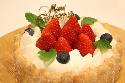 今年のクリスマスケーキ♪　This Year\'s Christmas Cake_f0055087_1883827.jpg