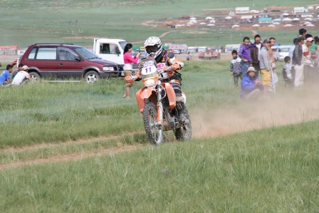 Rally Mongolia 2011）　ETAP-7　長い長い１日（前半）_f0041031_234777.jpg