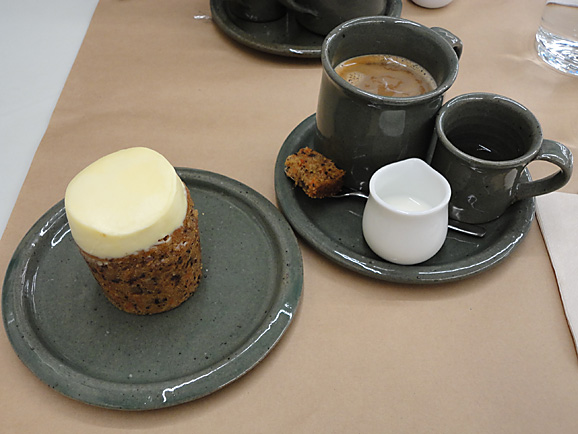Rose Bakeryのキャロットケーキ_e0230011_1114714.jpg