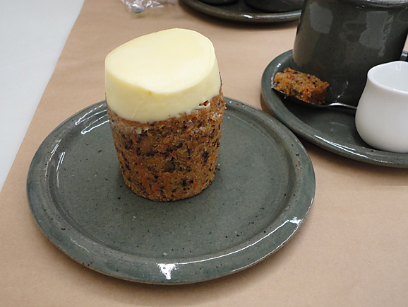 Rose Bakeryのキャロットケーキ_e0230011_1143238.jpg