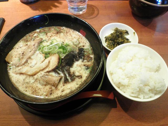 らー麺　藤平　　　　　尼崎大西店_c0118393_16321438.jpg