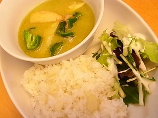 新年限定の「タイ風グリーンカレー」_b0102217_21245835.jpg