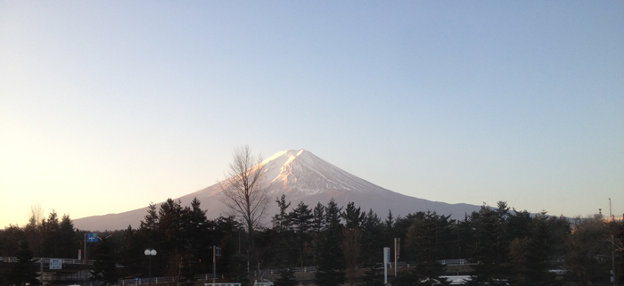 2012年仕事初めの朝は河口湖で美しい富士山に見守られながら。_a0039720_214273.jpg