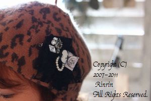 2012年初のハンドメイドはブローチ。～着なくなった服のパーツを使って～_e0237680_1673668.jpg