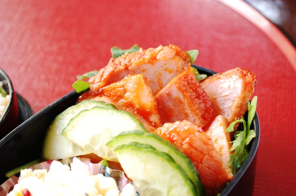 お弁当に梅バター炒飯_d0104926_2392742.jpg