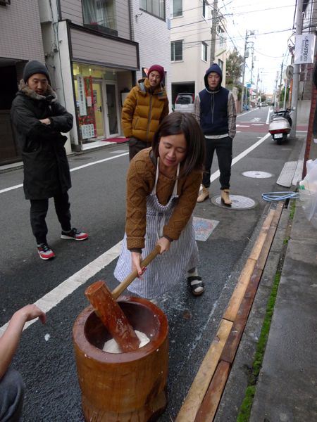 クリスマス餅つき大会_f0170995_15948.jpg