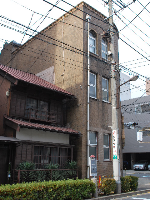 東京深川の村林ビル(建築家・関根要太郎作品研究)_f0142606_1814596.jpg