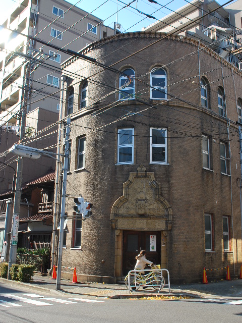 東京深川の村林ビル(建築家・関根要太郎作品研究)_f0142606_1863262.jpg