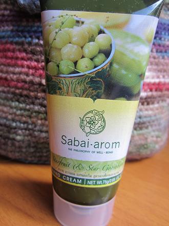 Sabai-arom のハンドクリーム【STAR FRUIT&STAR GOOSEBERRY】_e0019117_15191134.jpg