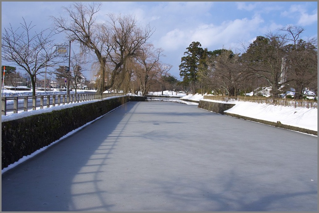 2011年12月31日　E 18-200mm　鶴岡１_a0060403_2140240.jpg