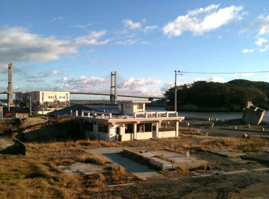 被災地支援プロジェクト福島県相馬市で【仮設住宅にてX\'masリースワークショップ開催】2日目のご報告_b0076951_16293697.jpg